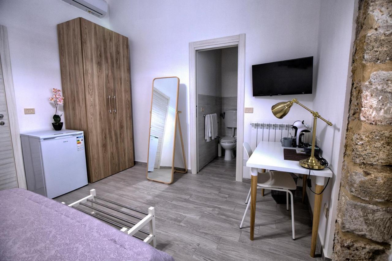 Garden House: Apartments And Rooms For Holidays Palermo Exteriör bild