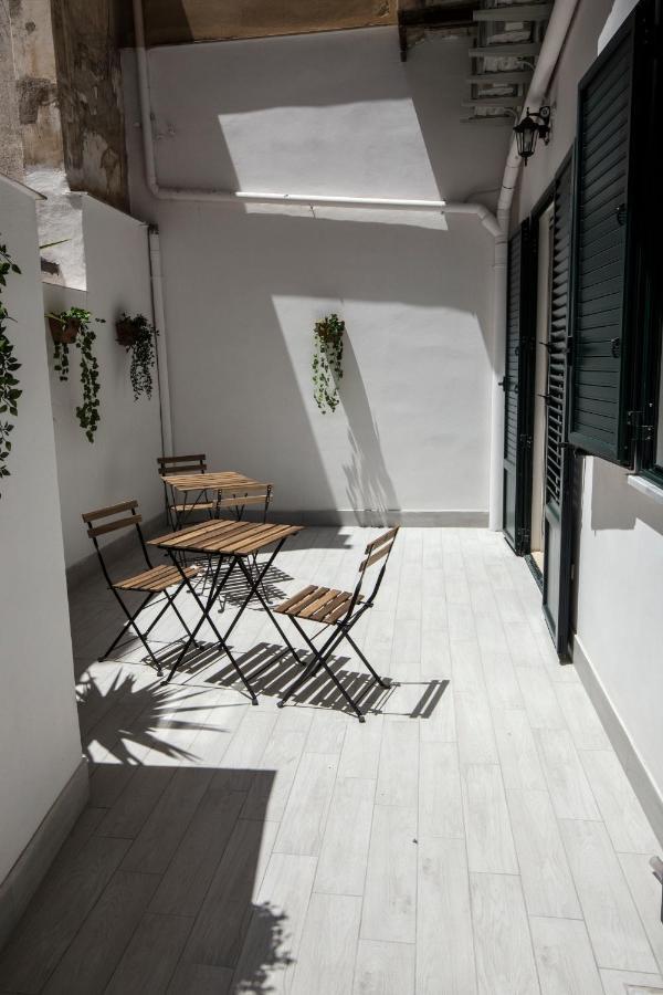 Garden House: Apartments And Rooms For Holidays Palermo Exteriör bild