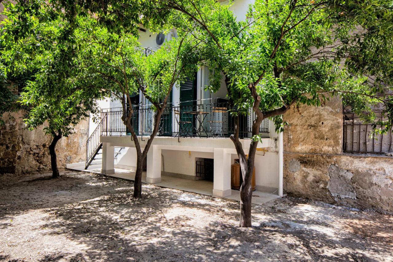 Garden House: Apartments And Rooms For Holidays Palermo Exteriör bild