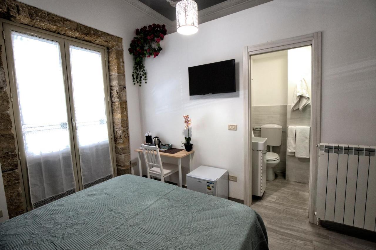 Garden House: Apartments And Rooms For Holidays Palermo Exteriör bild