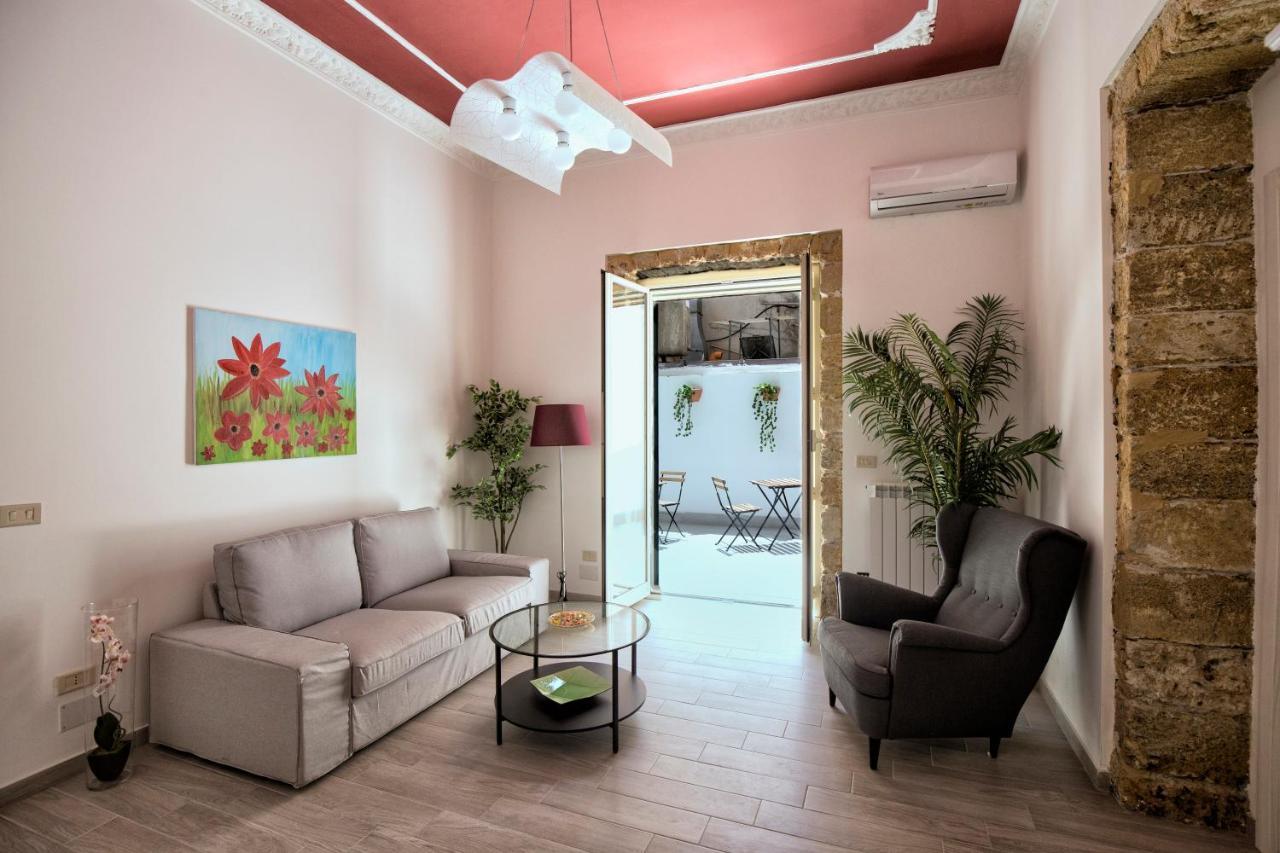 Garden House: Apartments And Rooms For Holidays Palermo Exteriör bild