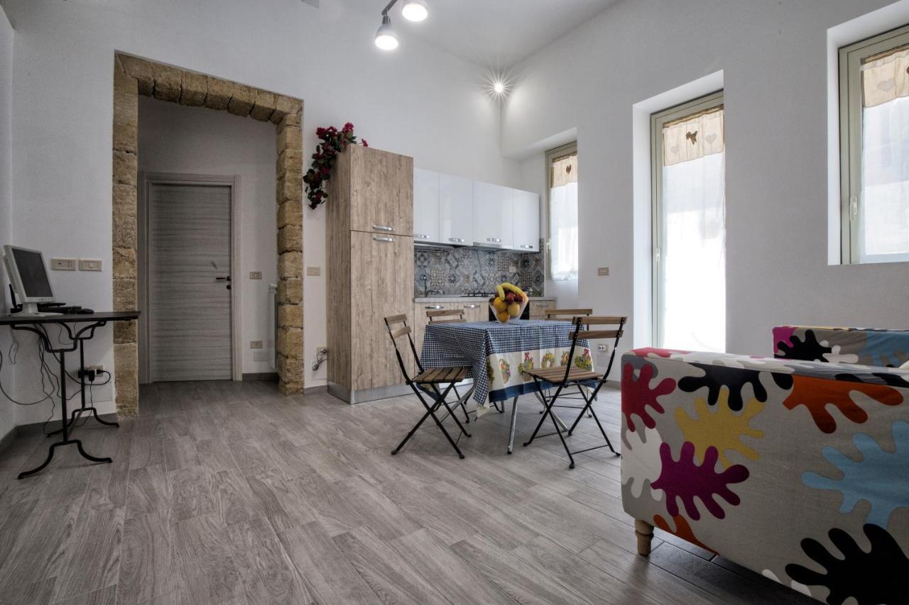 Garden House: Apartments And Rooms For Holidays Palermo Exteriör bild
