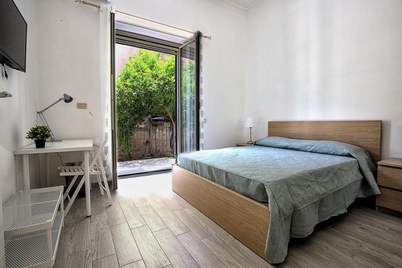 Garden House: Apartments And Rooms For Holidays Palermo Exteriör bild