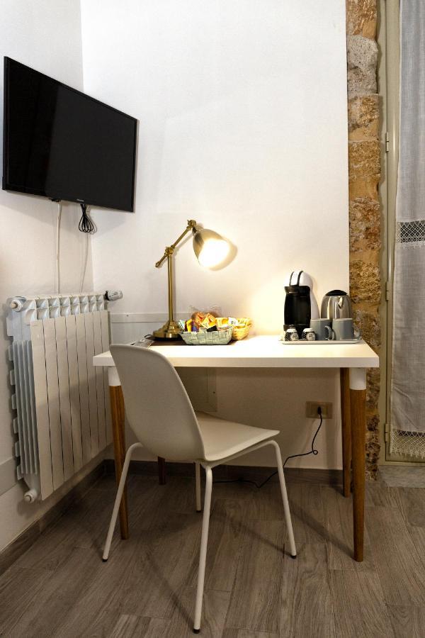 Garden House: Apartments And Rooms For Holidays Palermo Exteriör bild