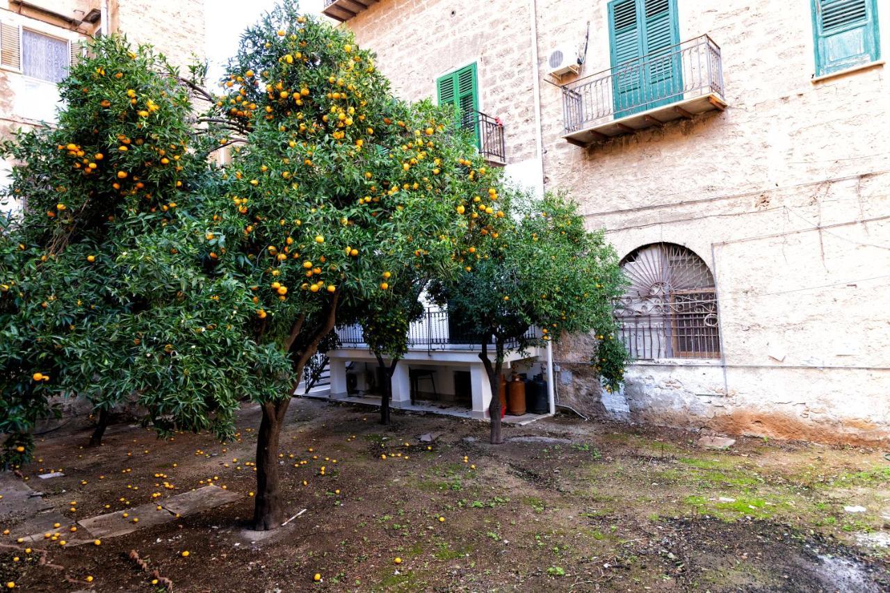 Garden House: Apartments And Rooms For Holidays Palermo Exteriör bild