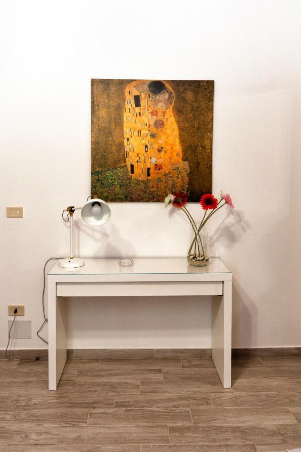 Garden House: Apartments And Rooms For Holidays Palermo Exteriör bild