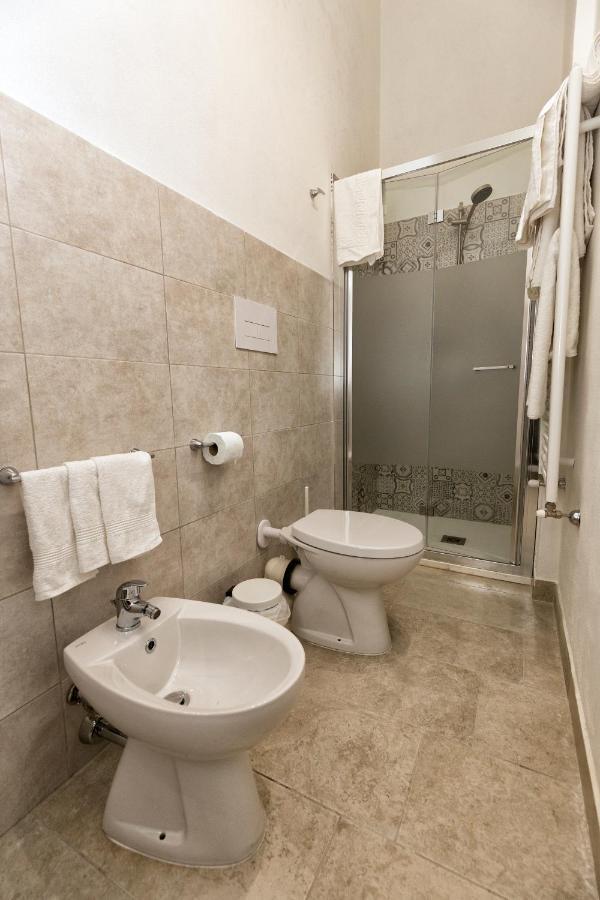 Garden House: Apartments And Rooms For Holidays Palermo Exteriör bild